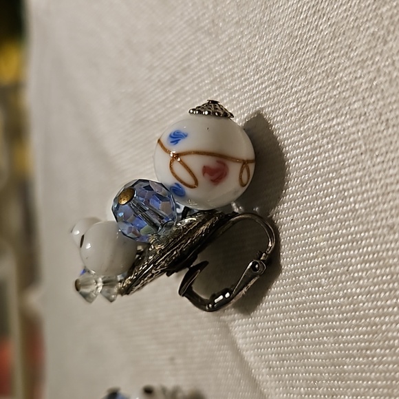 Vintage Coro Art Glass Bead, Crystal, Milk Glass Cluster Clip Earrings - Picture 3 of 4